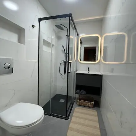 Stylish 2-bedroom Apt With Terrace In Apartment