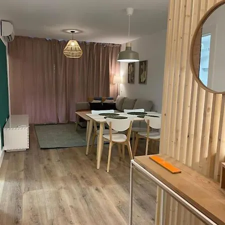 Stylish 2-bedroom Apt With Terrace In Marbella