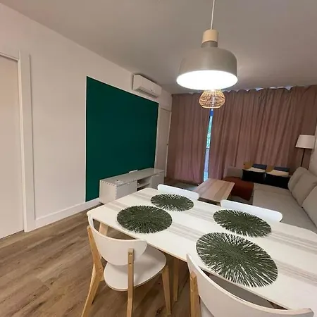 Stylish 2-bedroom Apt With Terrace In Apartment Marbella