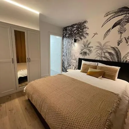 Stylish 2-bedroom Apt With Terrace In *