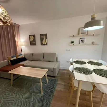 Apartment Stylish 2-bedroom Apt With Terrace In